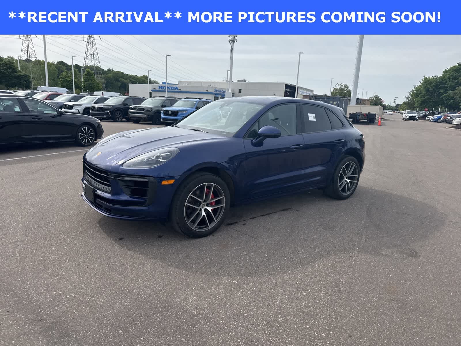 2022 Porsche Macan S photo 3