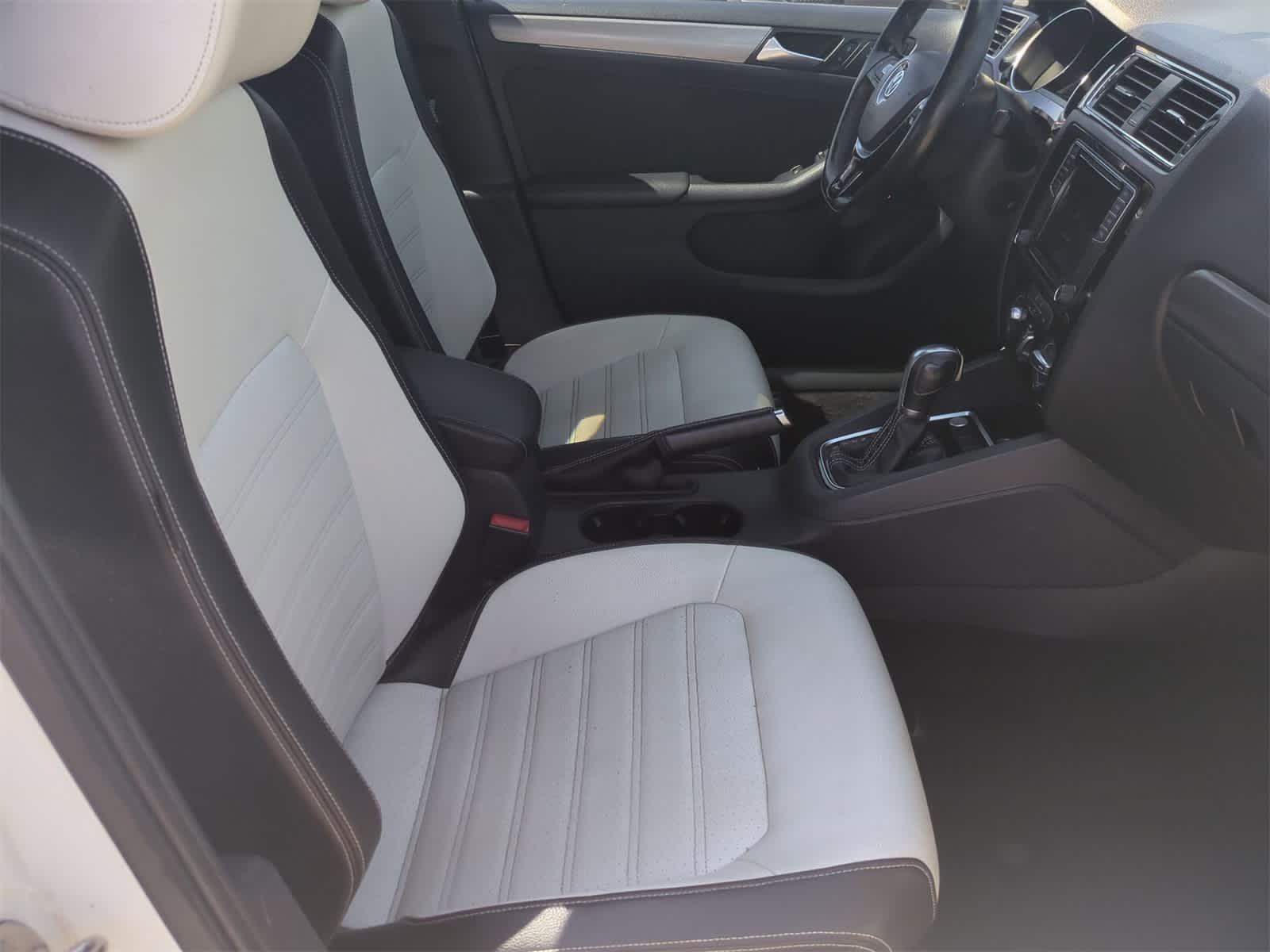 Thumbnail: 2016 Volkswagen Jetta - 21