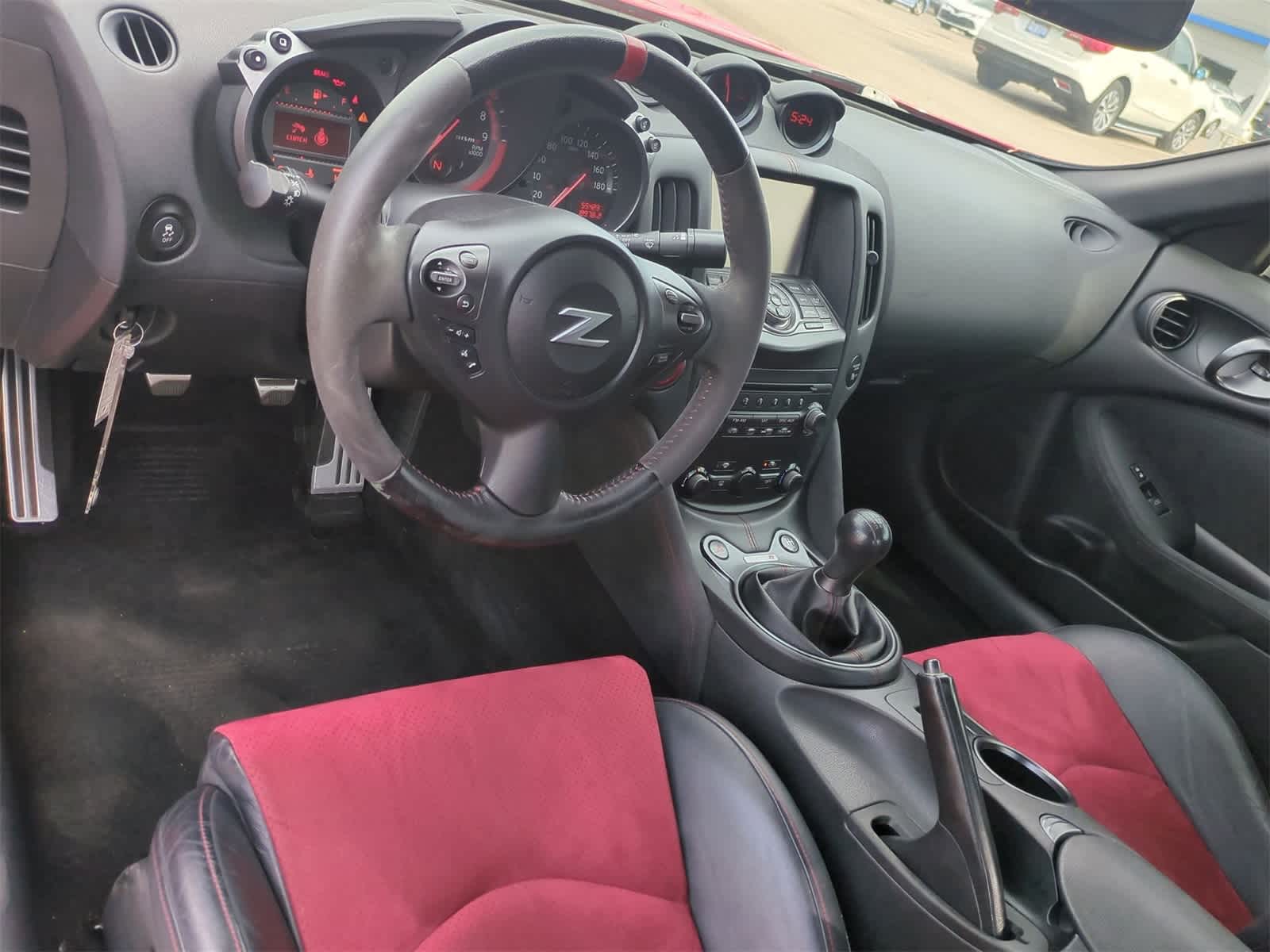 2016 Nissan Z NISMO 10
