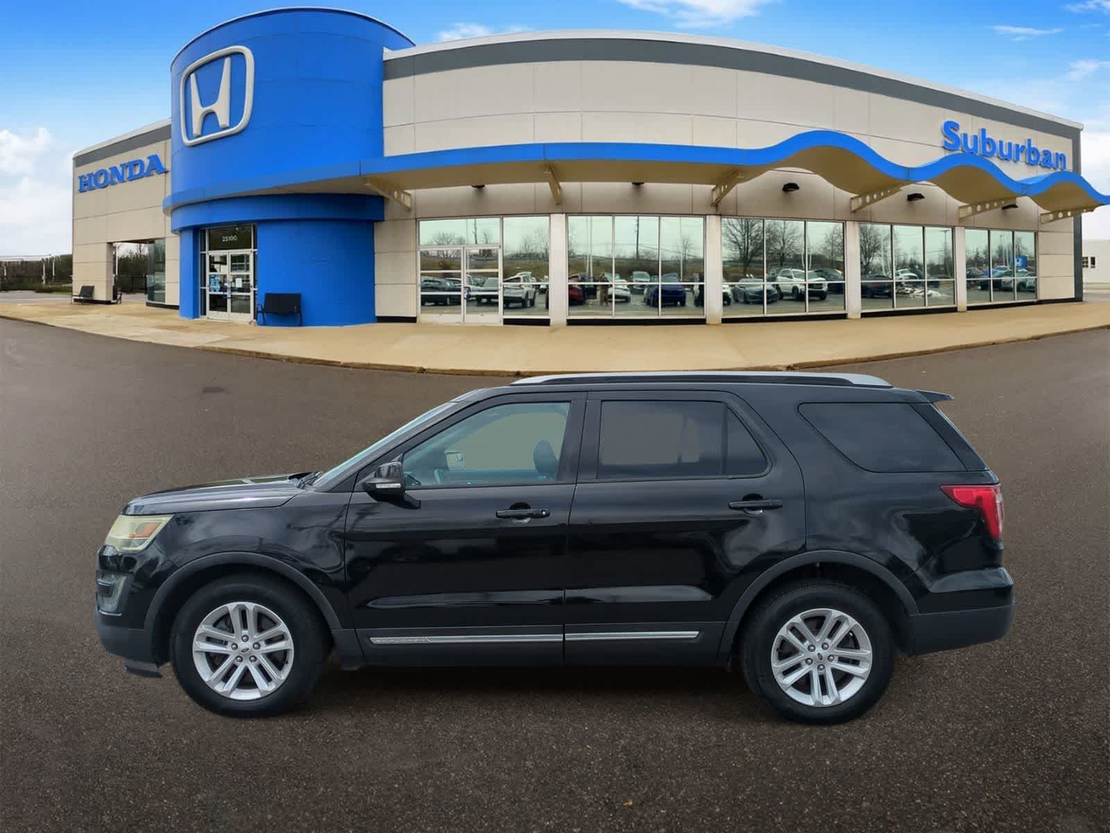 Thumbnail: 2016 Ford Explorer - 5