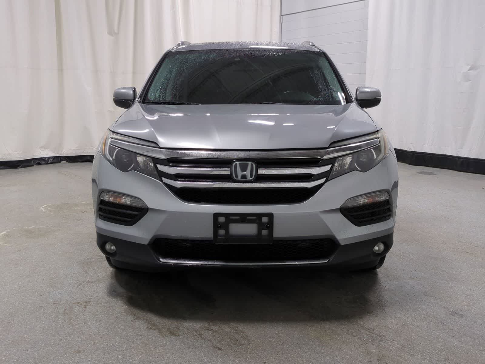 Thumbnail: 2018 Honda Pilot - 17
