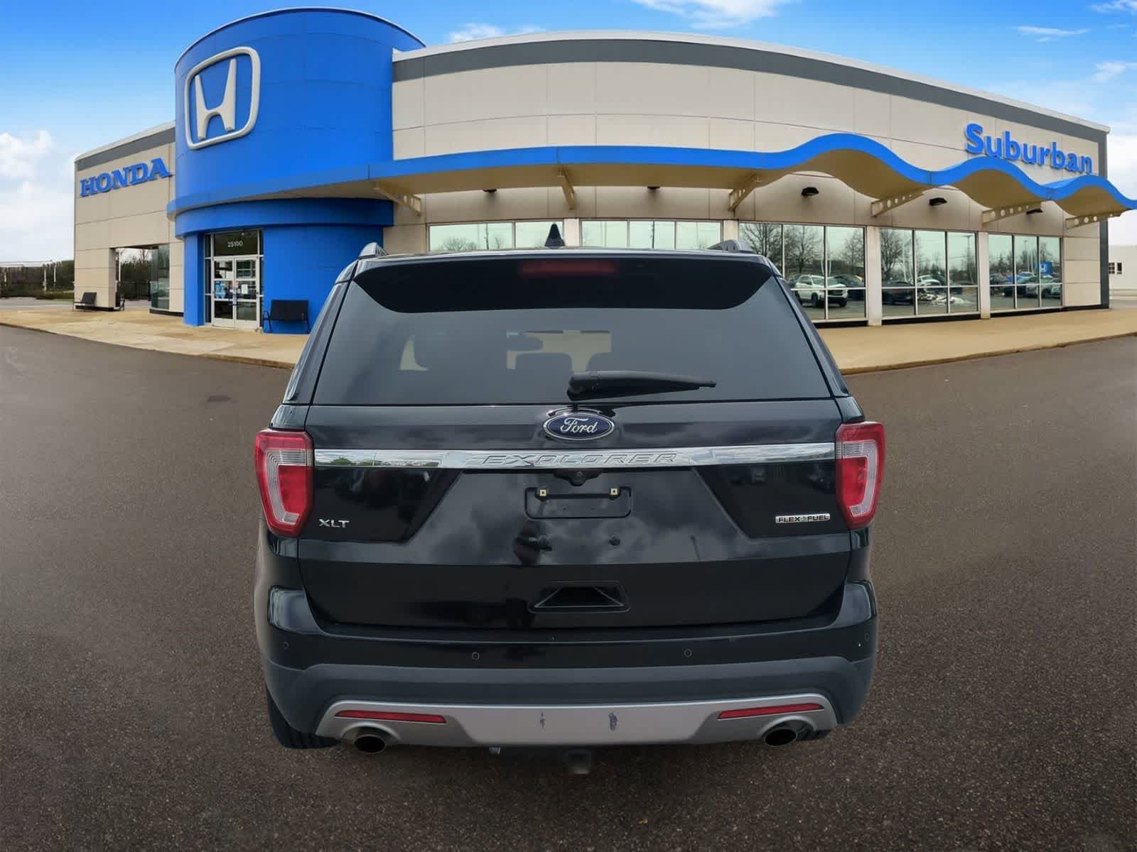 Thumbnail: 2016 Ford Explorer - 7