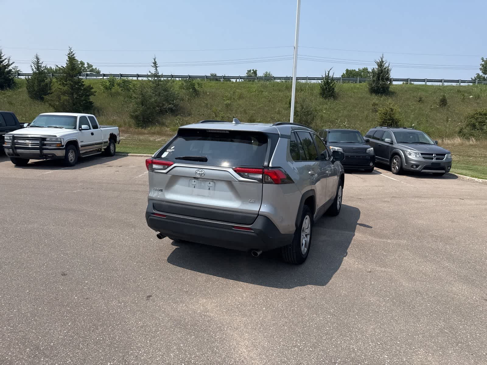 Thumbnail: 2019 Toyota RAV4 - 17