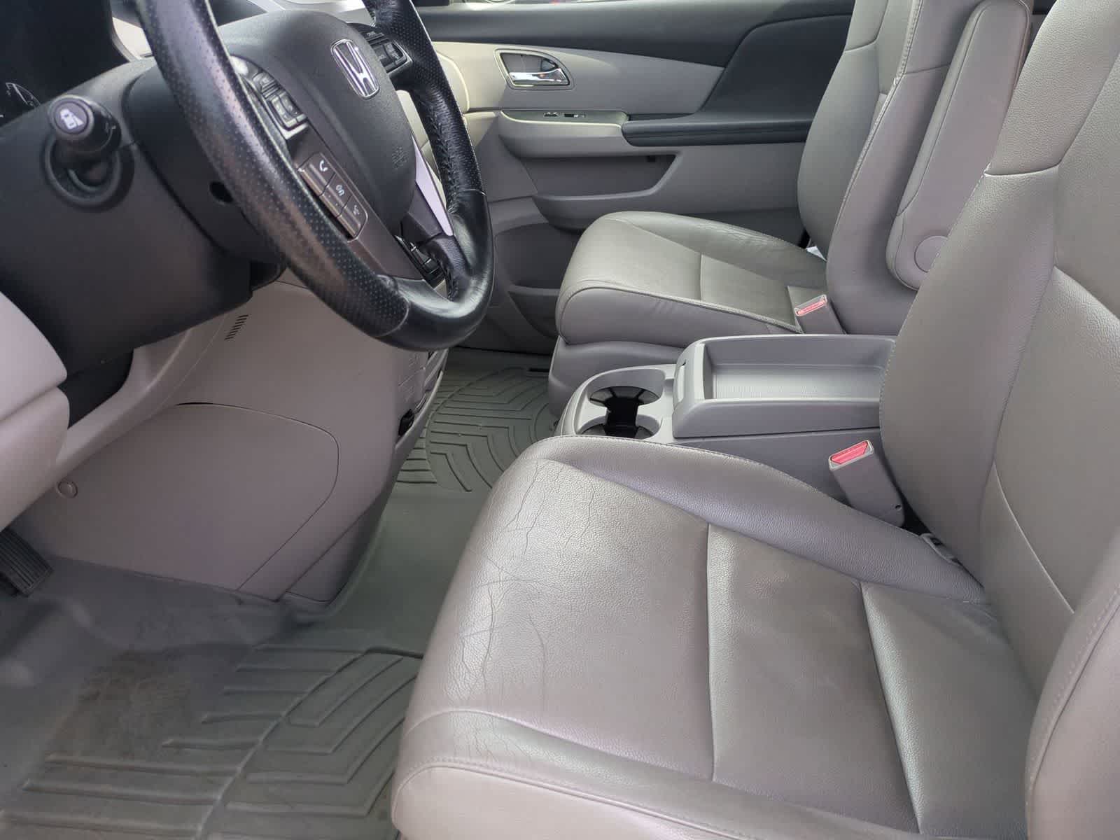 Thumbnail: 2015 Honda Odyssey - 16