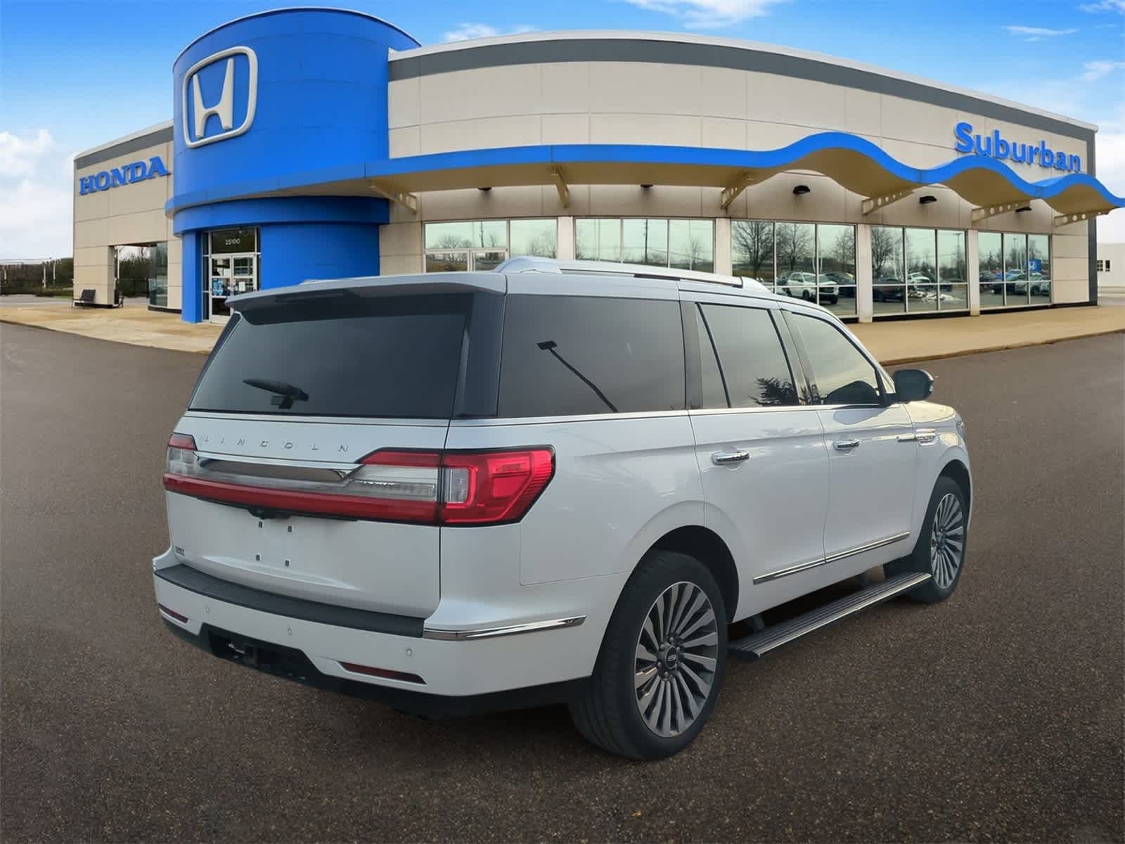 Thumbnail: 2018 Lincoln Navigator - 8