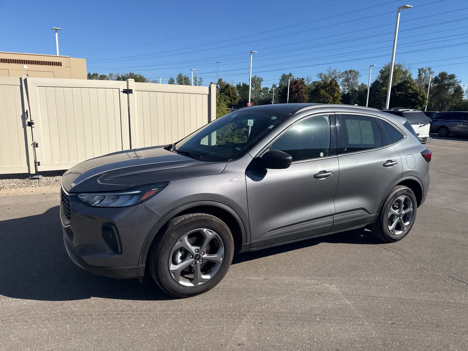 2025 Ford Escape ST-Line photo 2