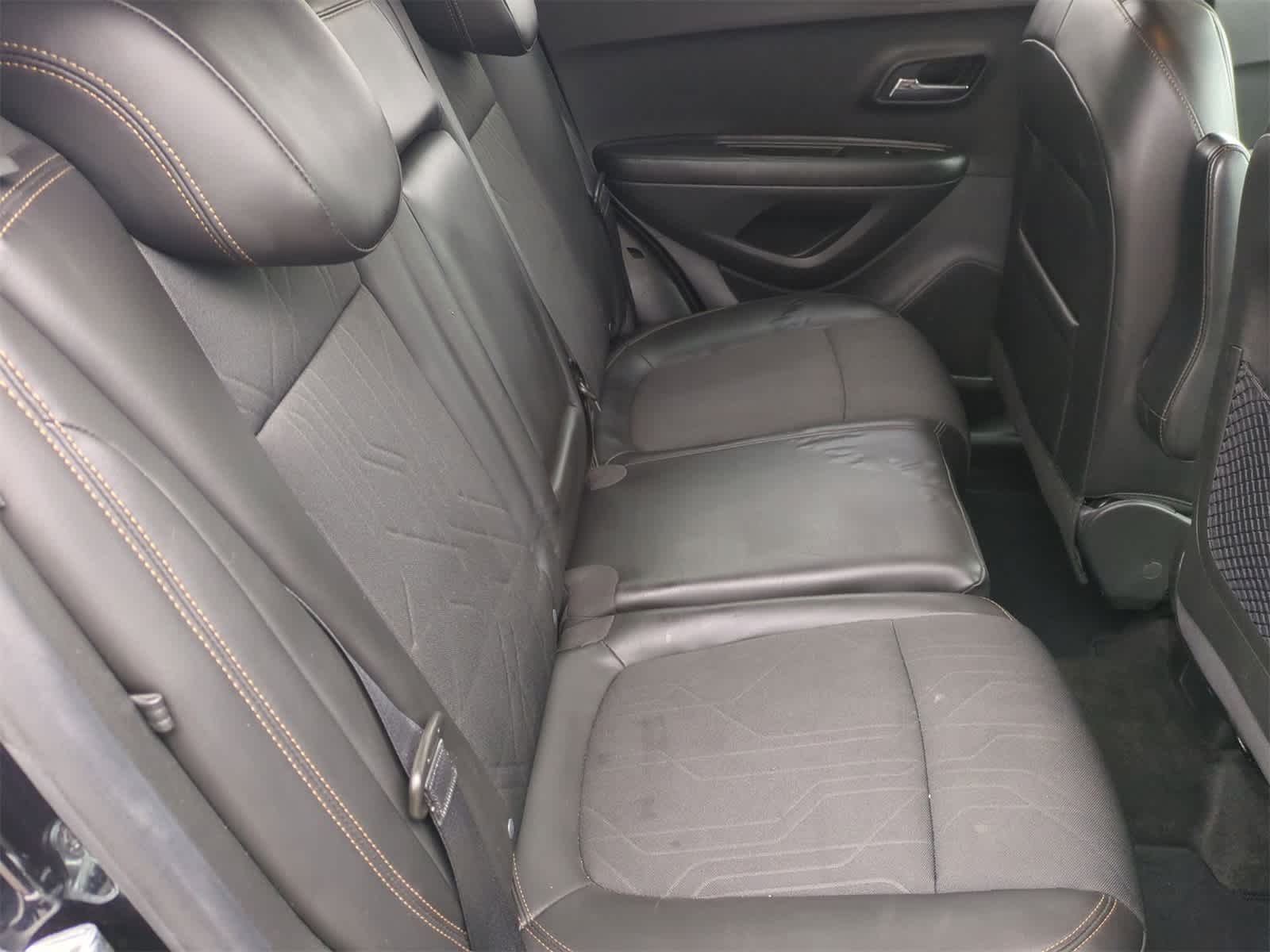 Thumbnail: 2022 Chevrolet Trax - 21