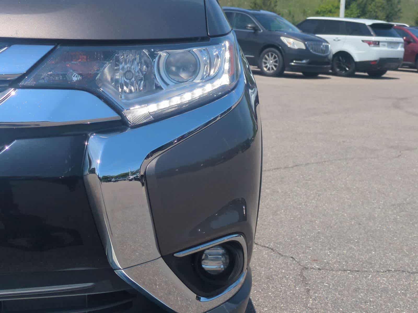 Thumbnail: 2018 Mitsubishi Outlander - 11
