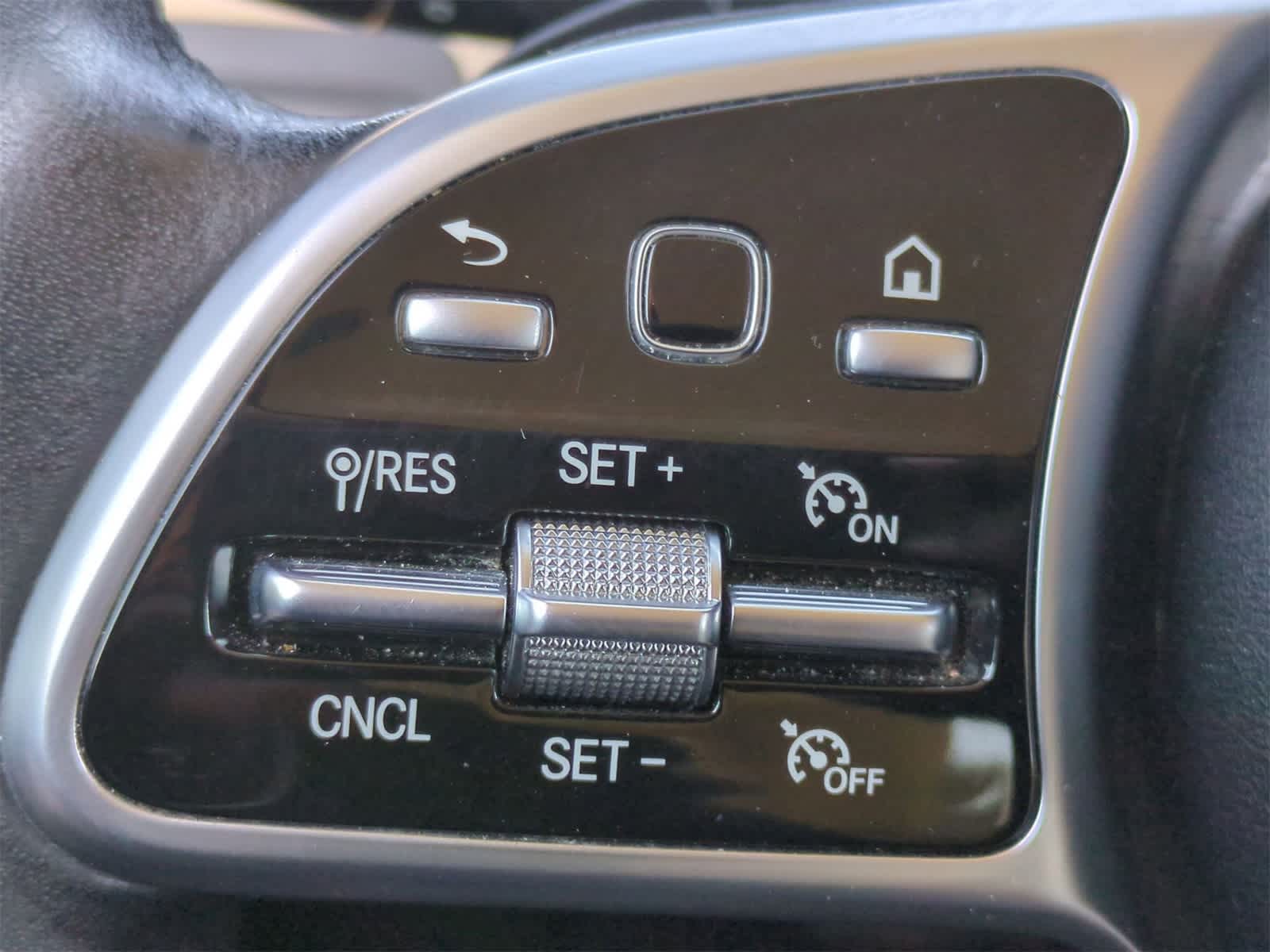 Thumbnail: 2022 Mercedes-Benz GLC - 23