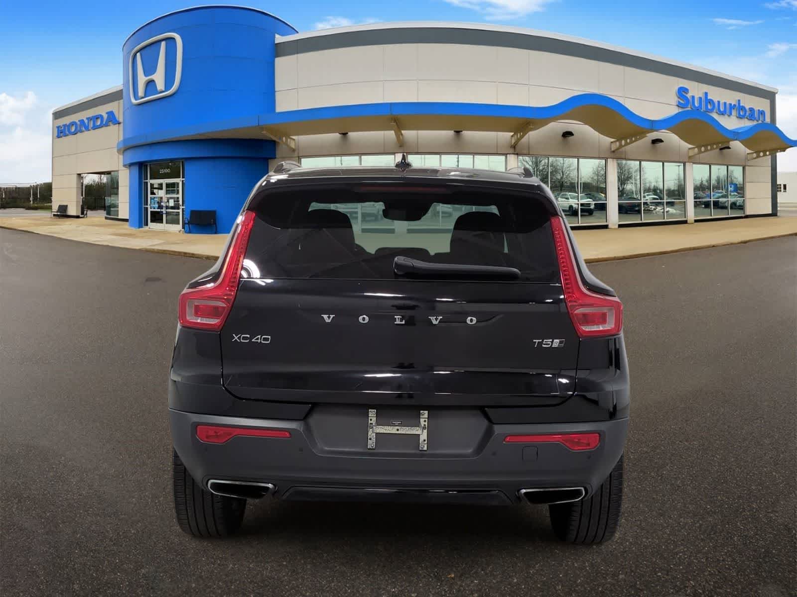 Thumbnail: 2019 Volvo XC40 - 7