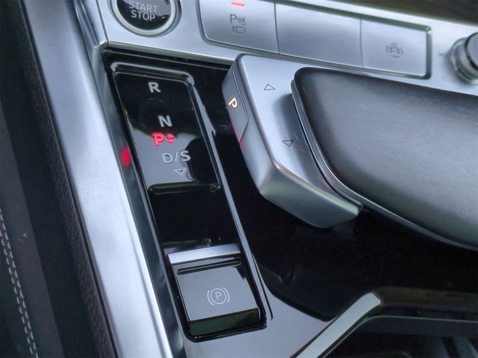Thumbnail: 2022 Audi e-tron - 33