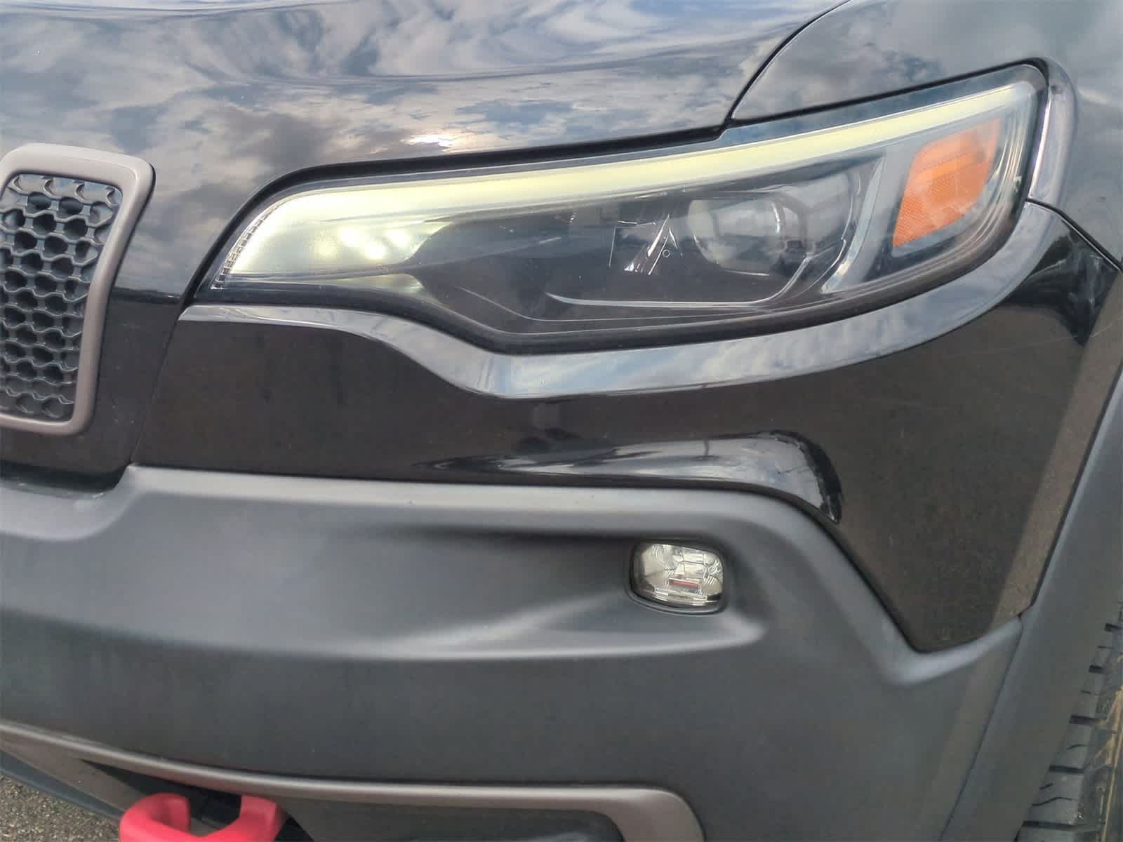 Thumbnail: 2019 Jeep Cherokee - 11