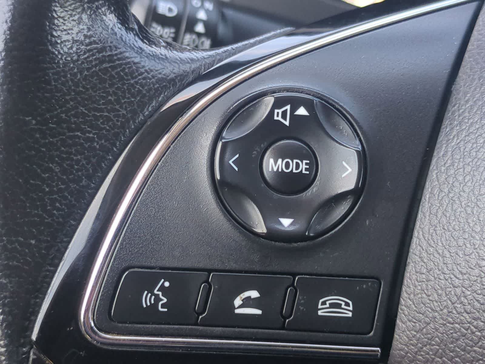 Thumbnail: 2018 Mitsubishi Outlander - 23