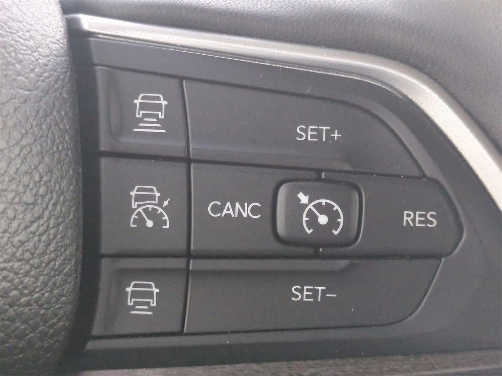 Thumbnail: 2024 Jeep Grand Cherokee L - 26