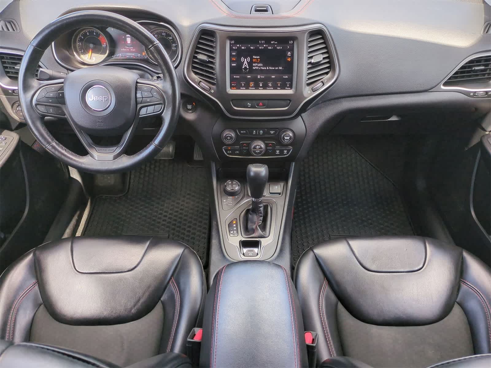 Thumbnail: 2019 Jeep Cherokee - 15