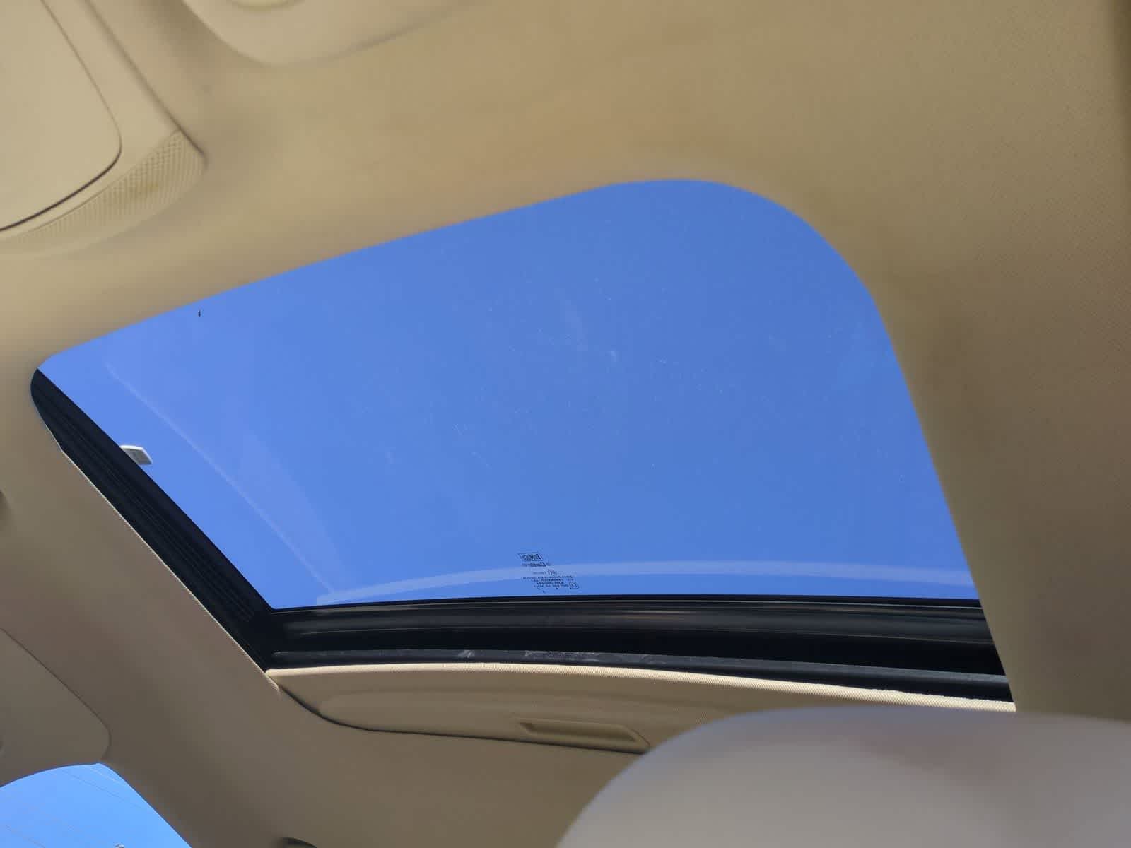 Thumbnail: 2015 Lincoln MKZ - 19