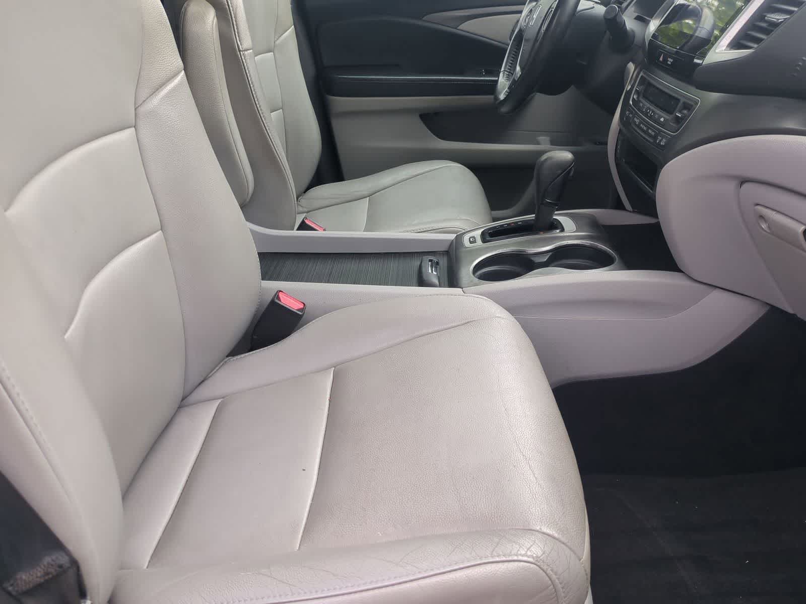 Thumbnail: 2016 Honda Pilot - 23