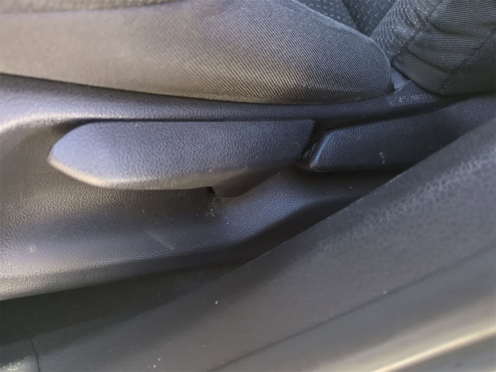 Thumbnail: 2019 Toyota C-HR - 18