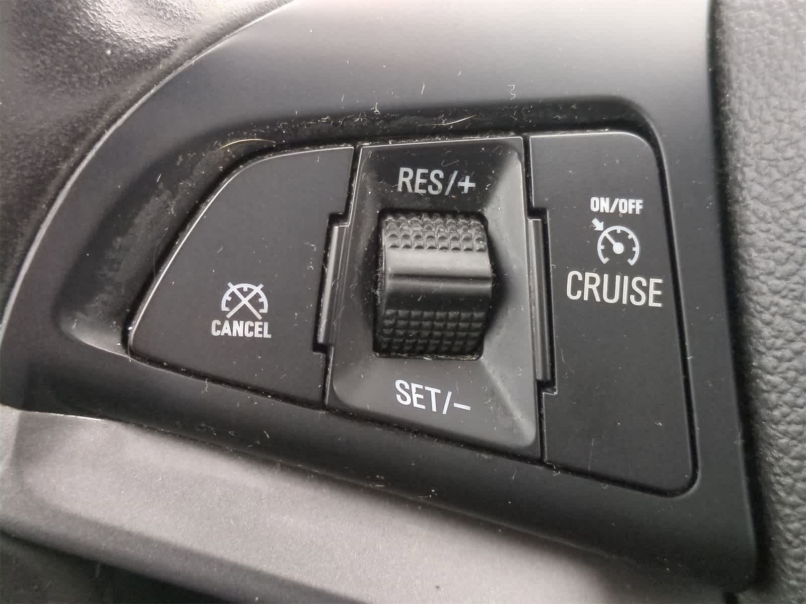 Thumbnail: 2018 Chevrolet Trax - 25