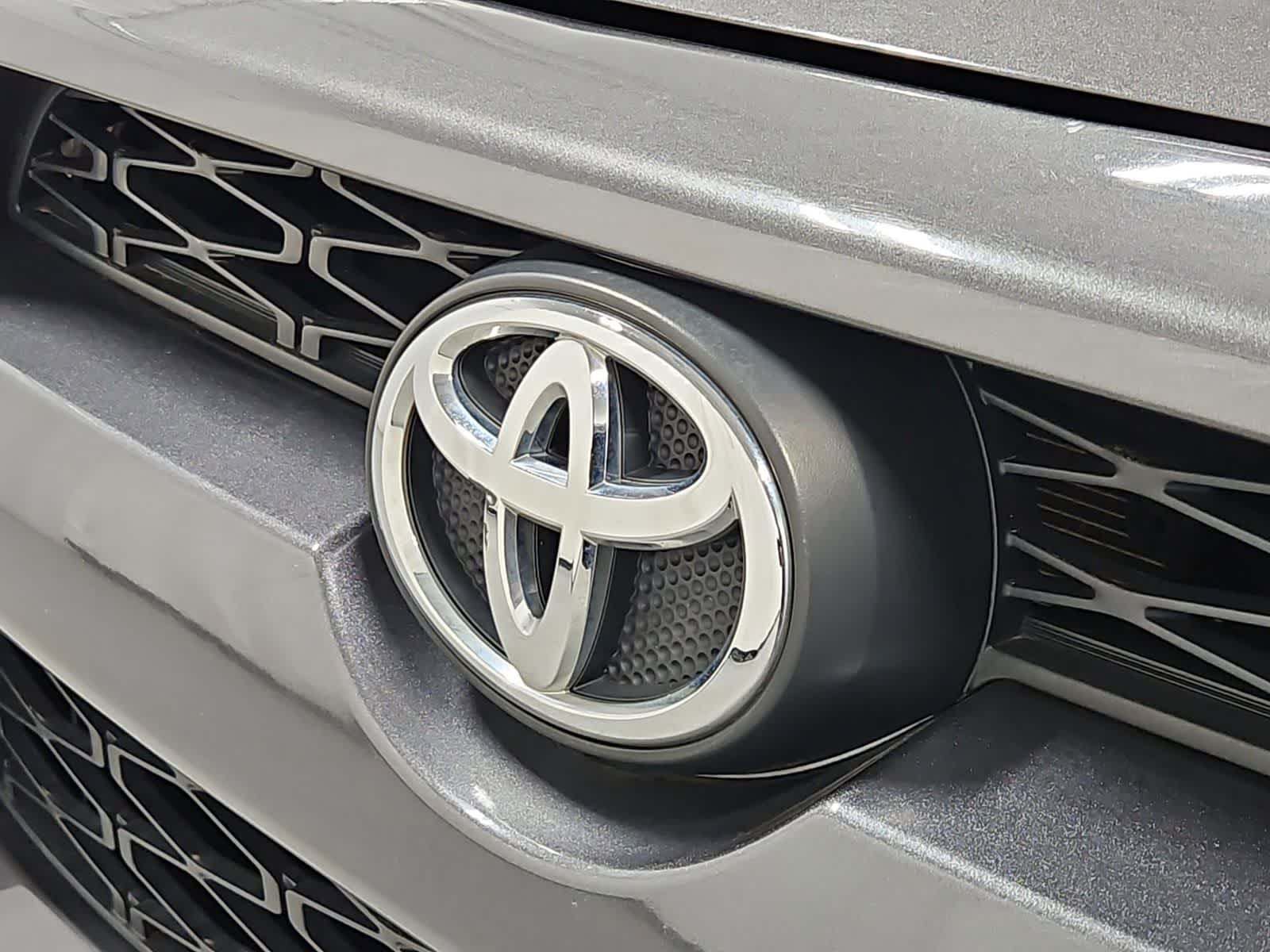 Thumbnail: 2017 Toyota 4Runner - 12