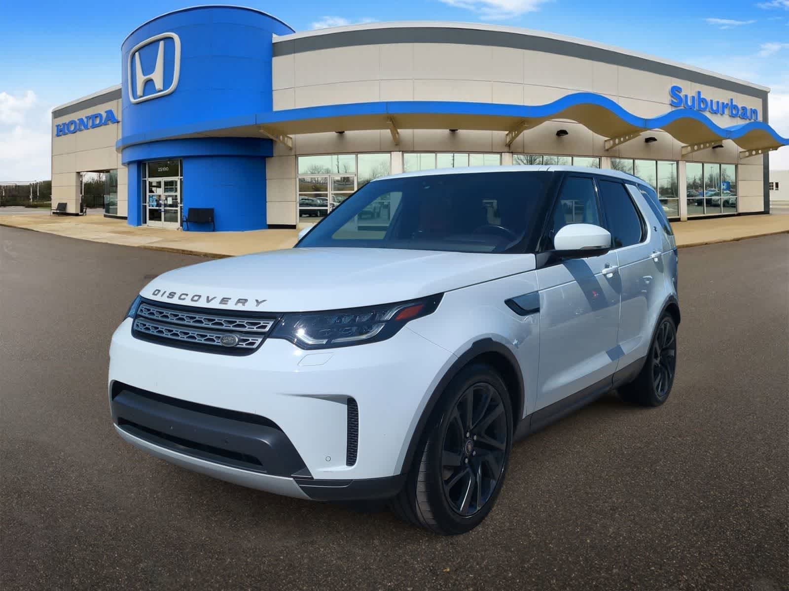 Thumbnail: 2018 Land Rover Discovery - 4