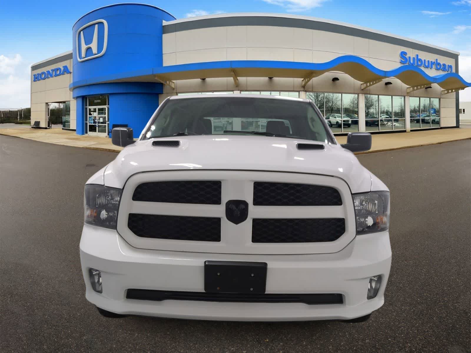 Thumbnail: 2019 RAM 1500 Classic - 3