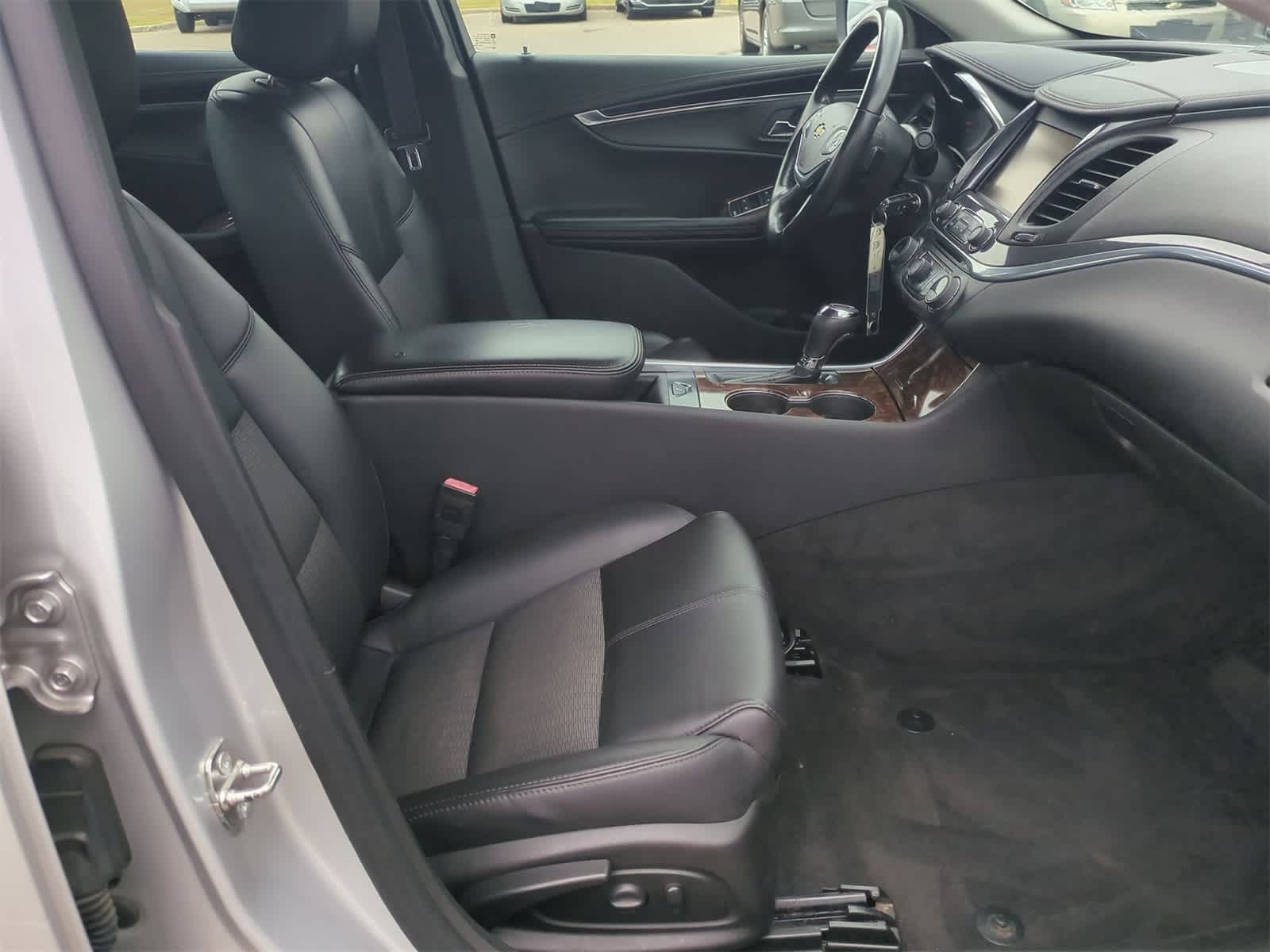 Thumbnail: 2015 Chevrolet Impala - 21