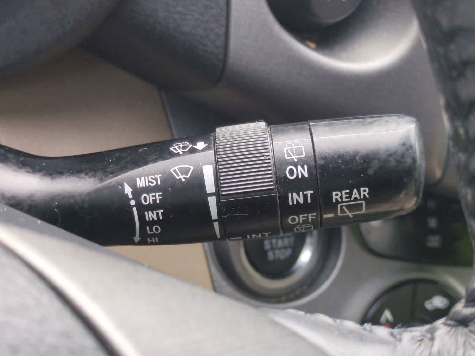 Thumbnail: 2012 Toyota RAV4 - 27