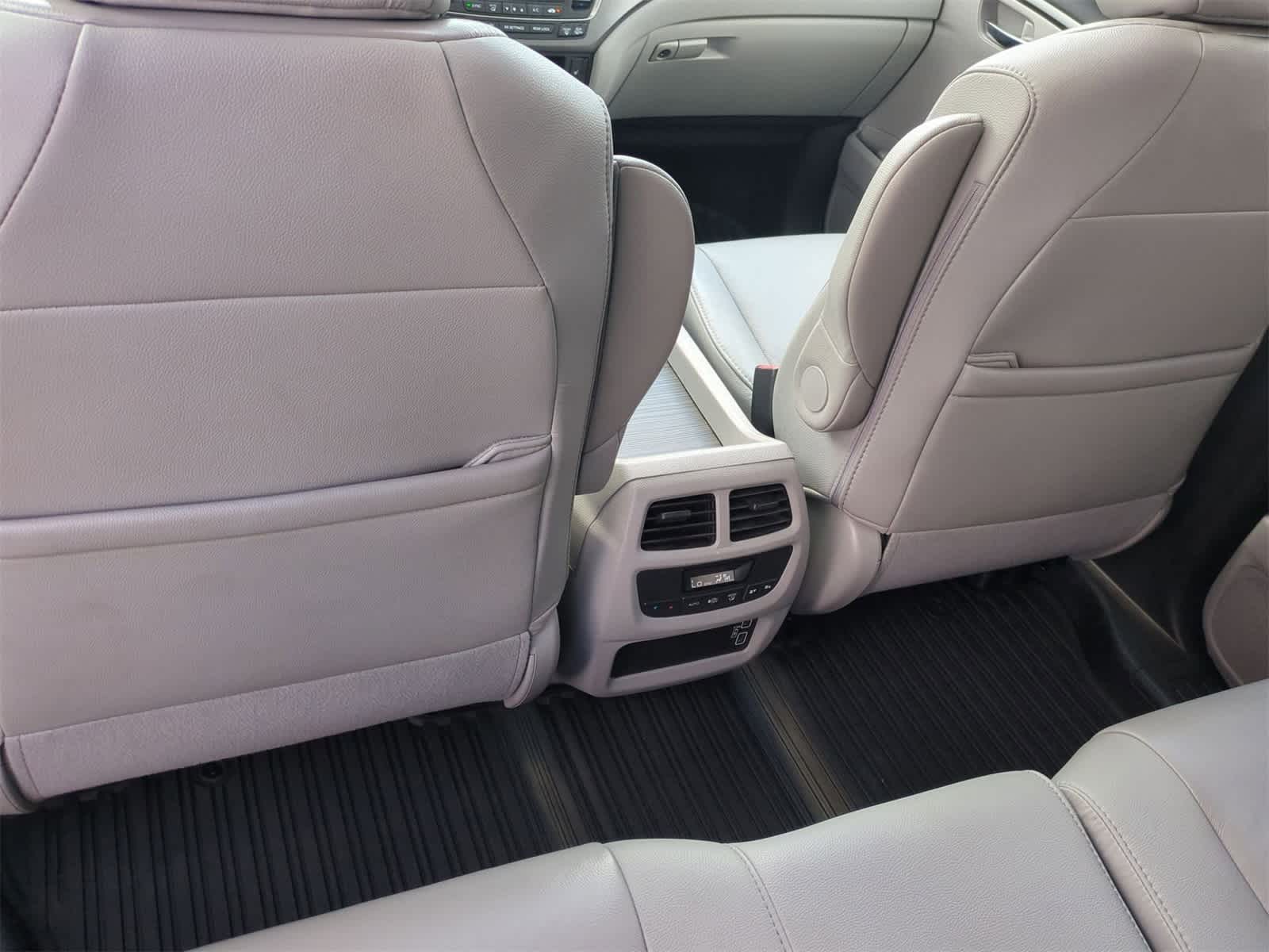 Thumbnail: 2019 Honda Pilot - 18
