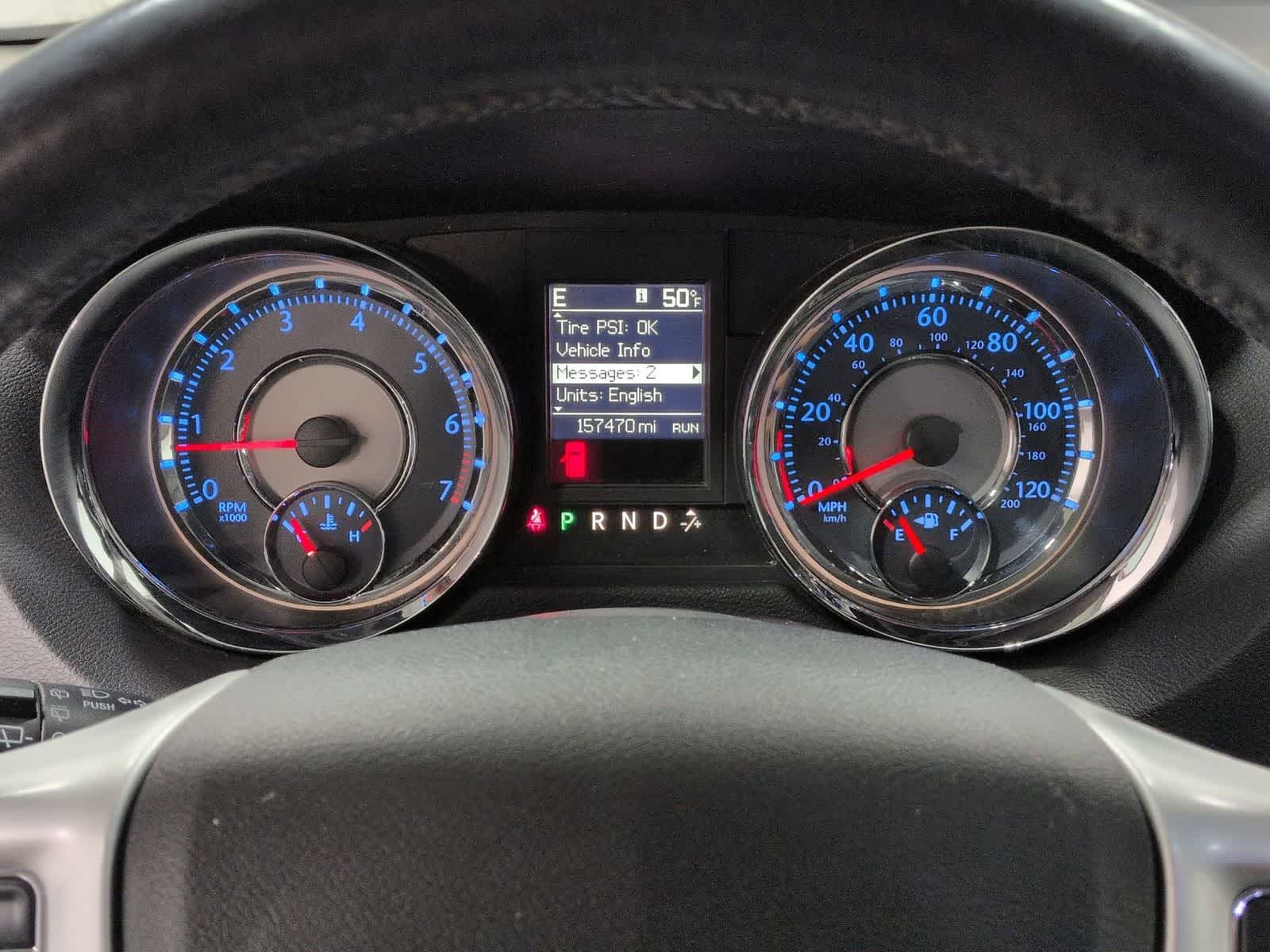 Thumbnail: 2015 Chrysler Town & Country - 32