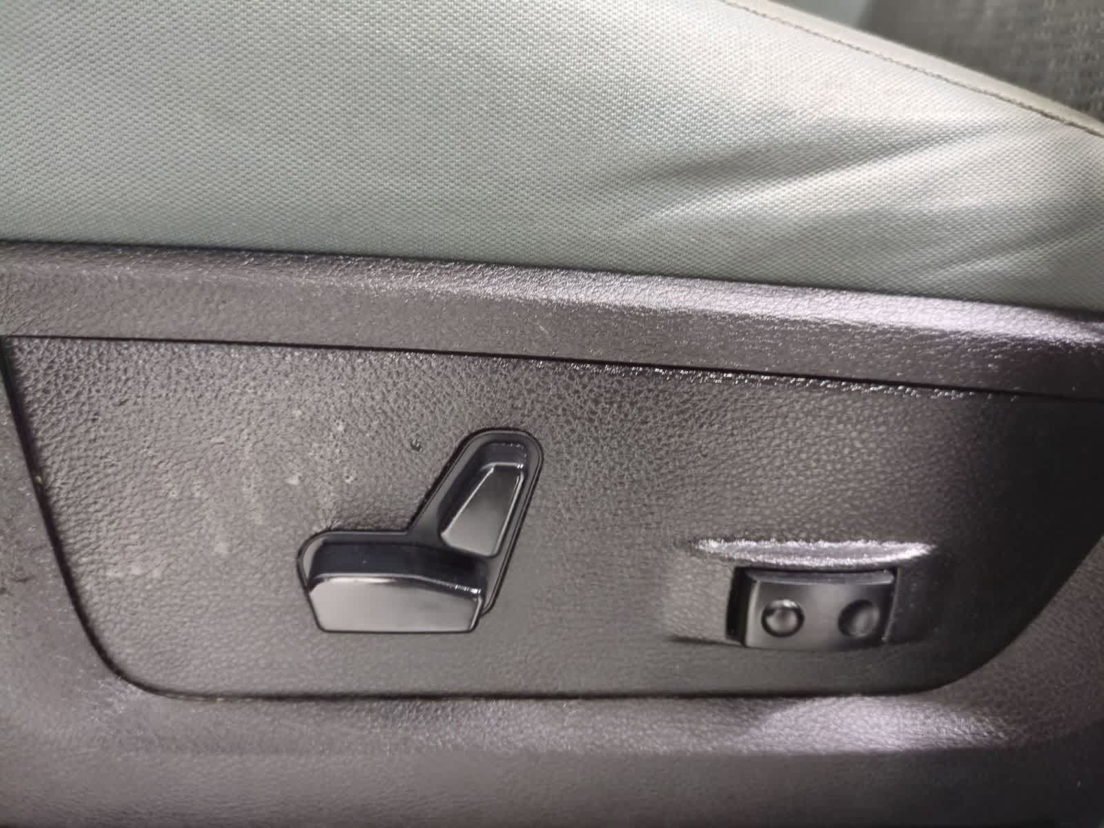 Thumbnail: 2019 RAM 1500 Classic - 18