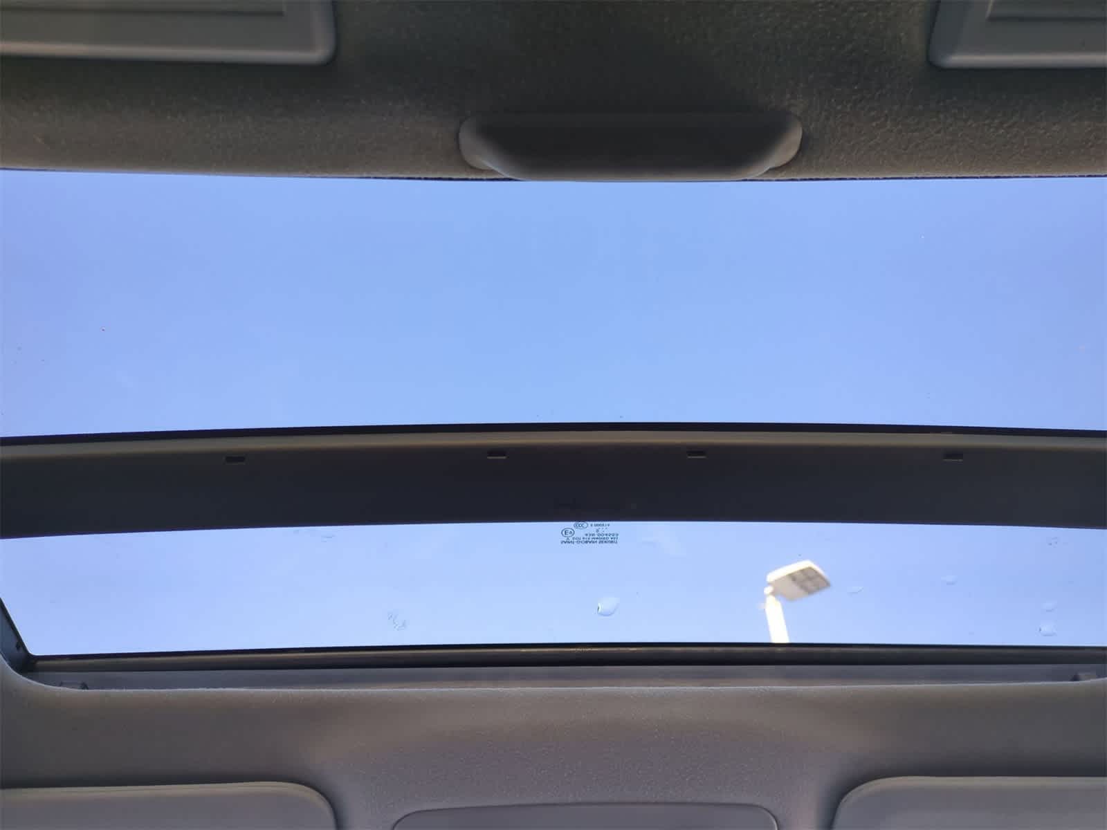 Thumbnail: 2010 Chevrolet Traverse - 23