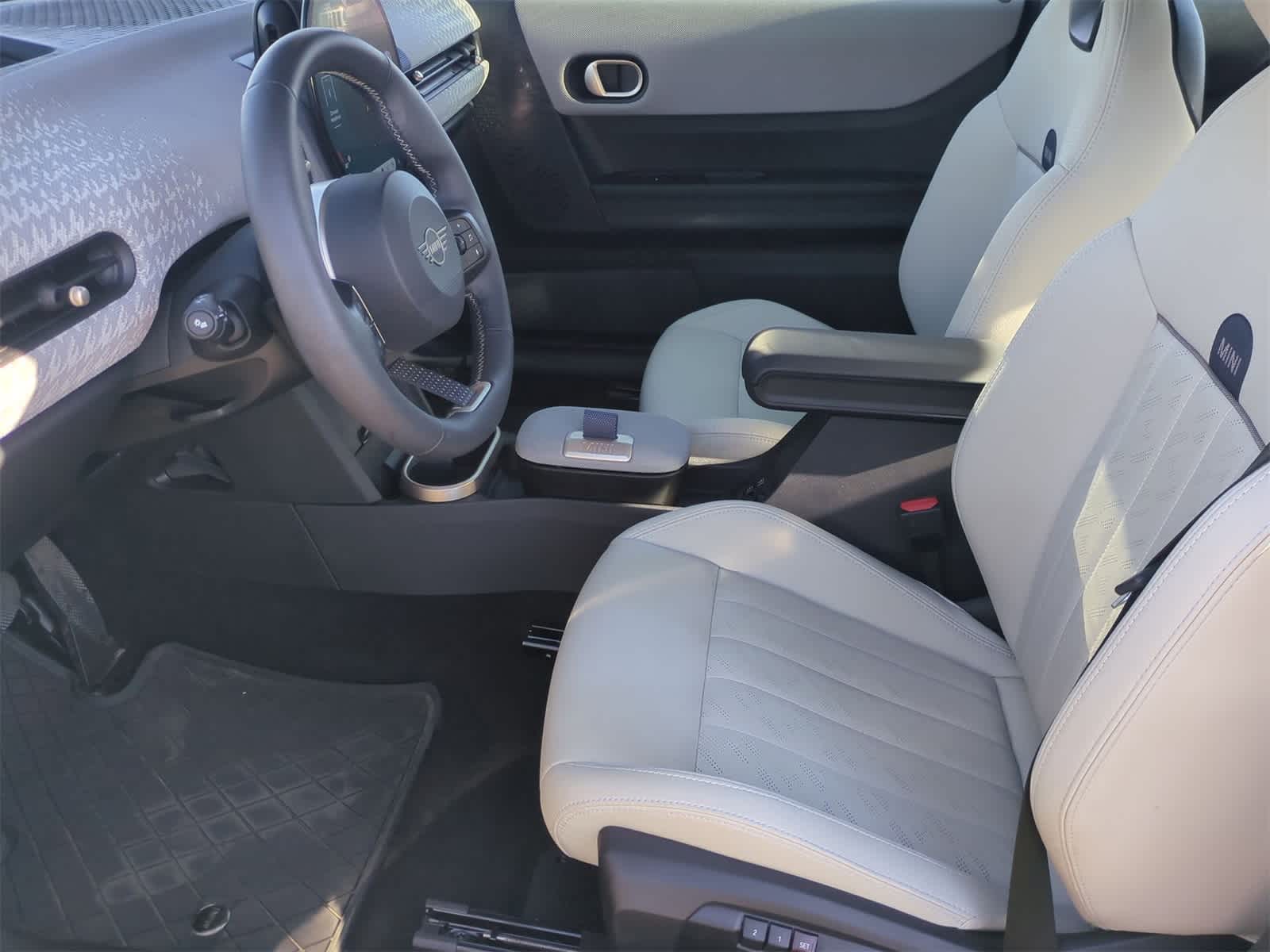 Thumbnail: 2025 MINI Cooper Hardtop - 16