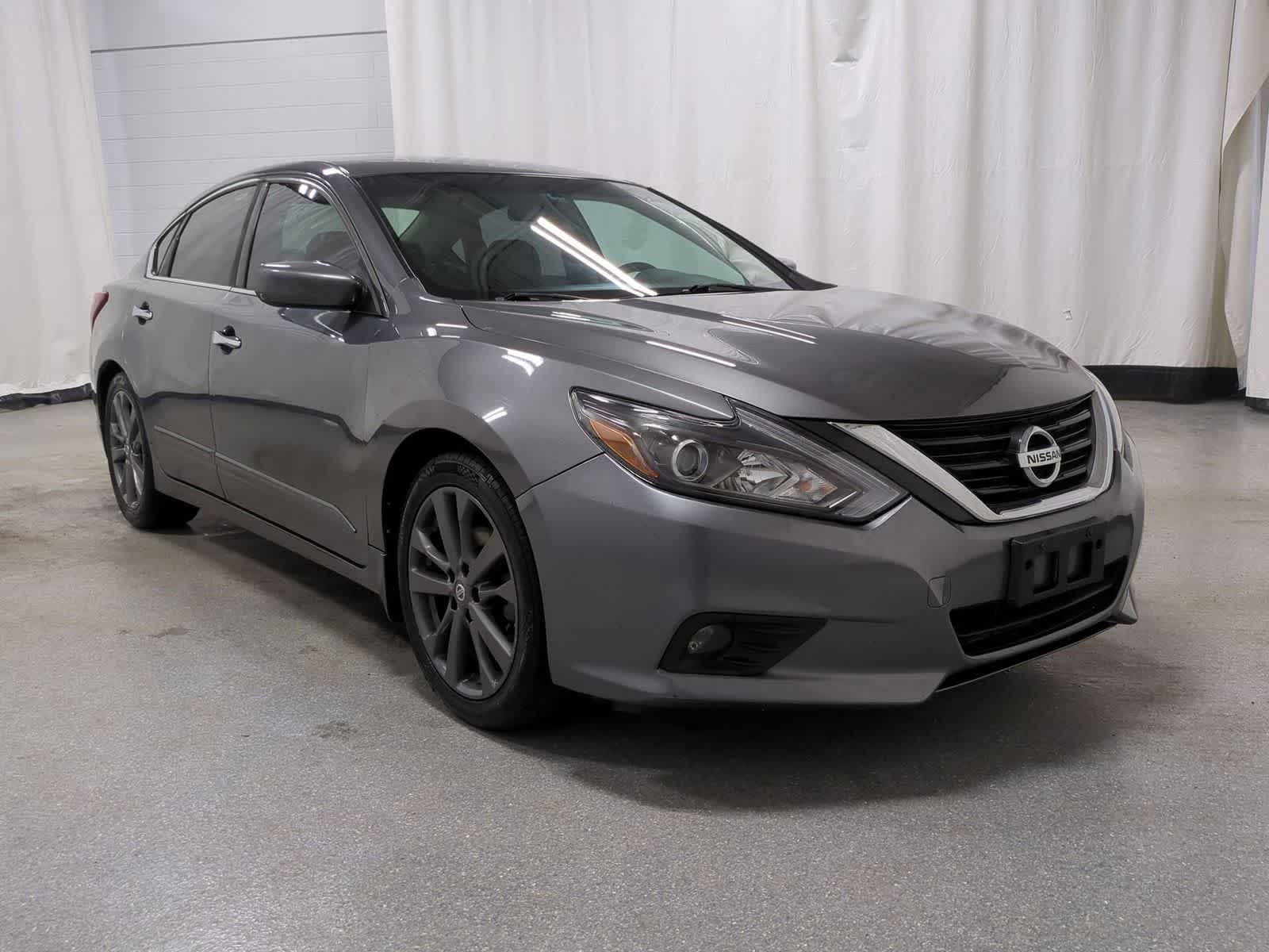 Thumbnail: 2018 Nissan Altima - 16