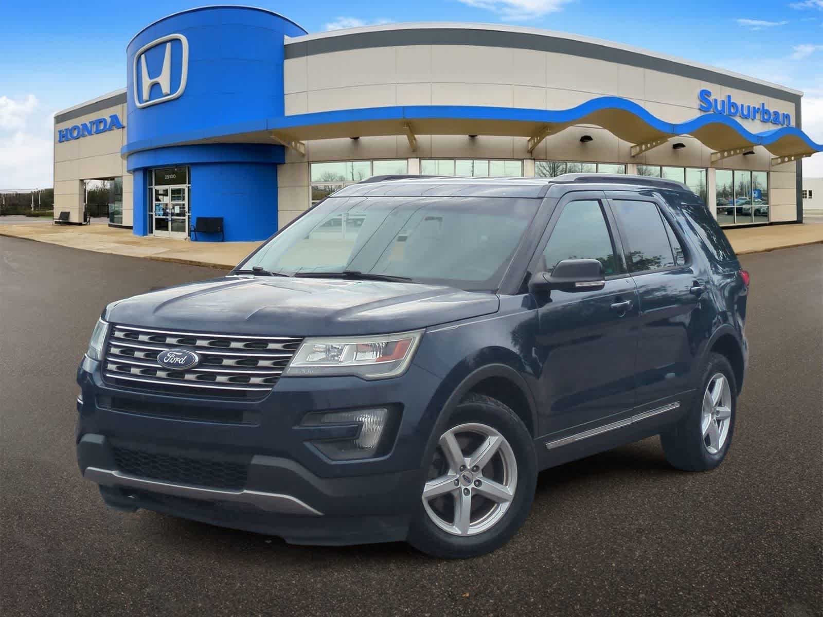 2016 Ford Explorer XLT -
                  Farmington Hills, MI