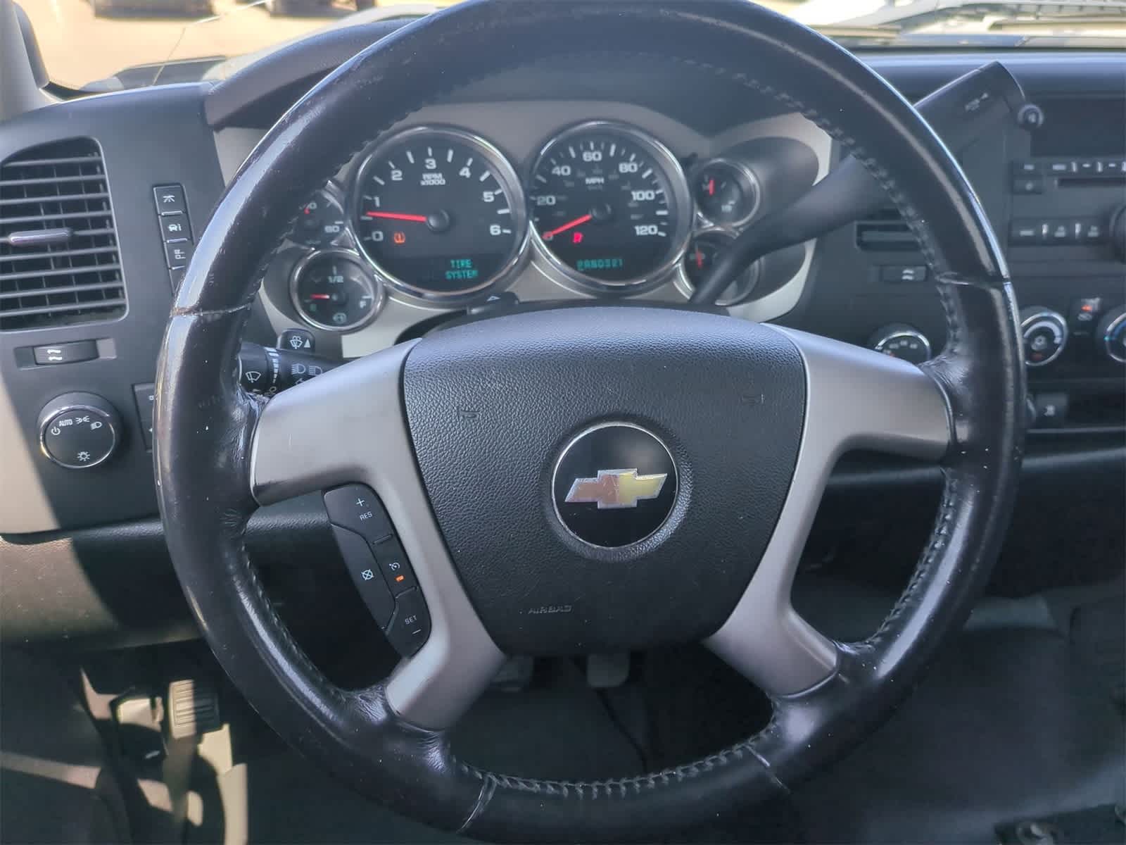 Thumbnail: 2009 Chevrolet Silverado 1500 - 18