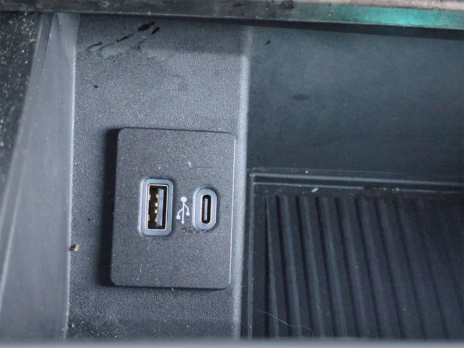 Thumbnail: 2022 Ford Econoline - 30