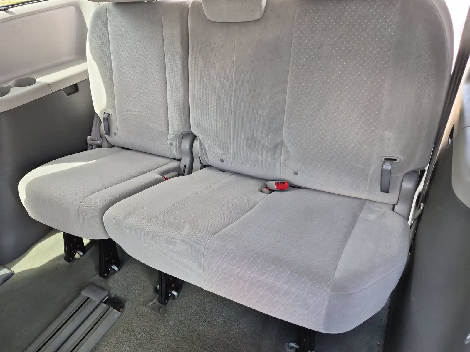 Thumbnail: 2016 Toyota Sienna - 43