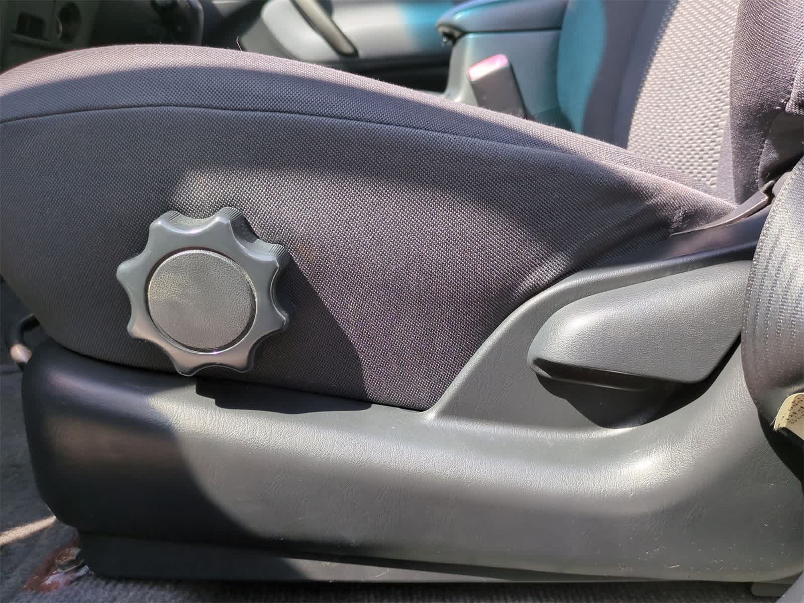 Thumbnail: 2005 Toyota RAV4 - 17