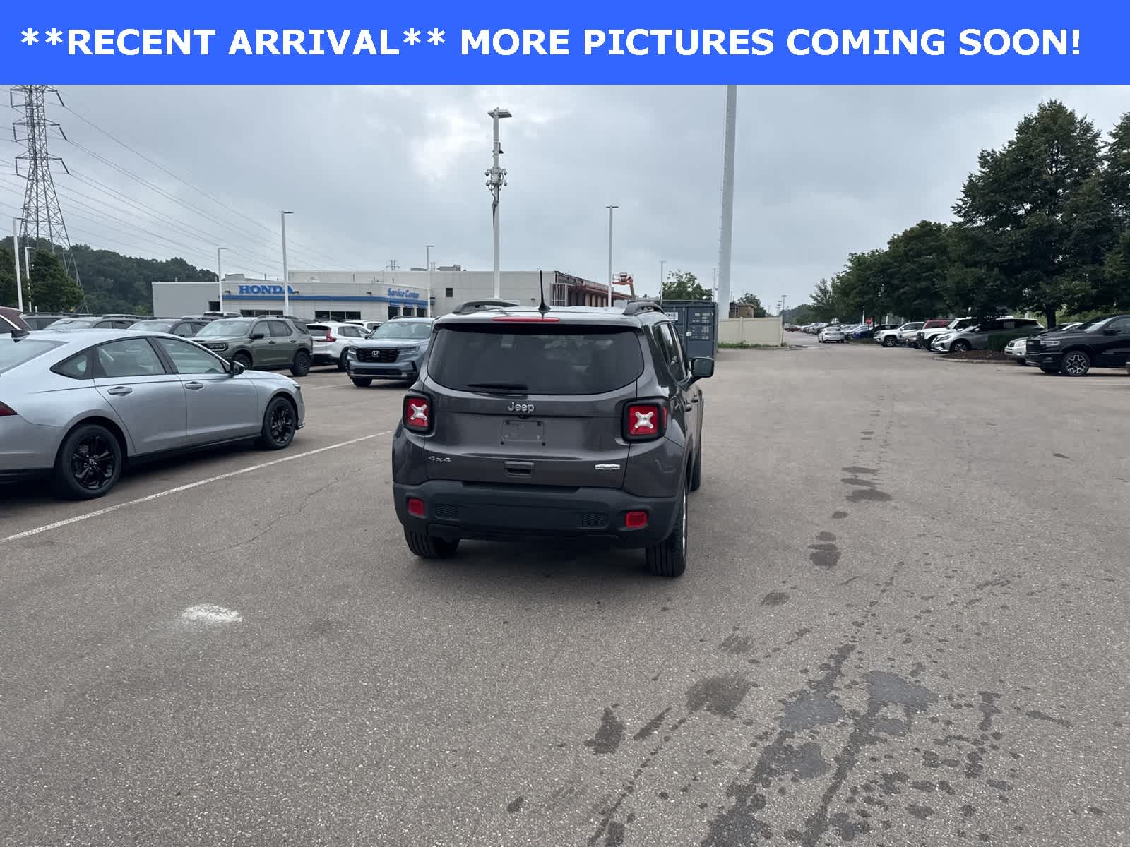 Thumbnail: 2019 Jeep Renegade - 18