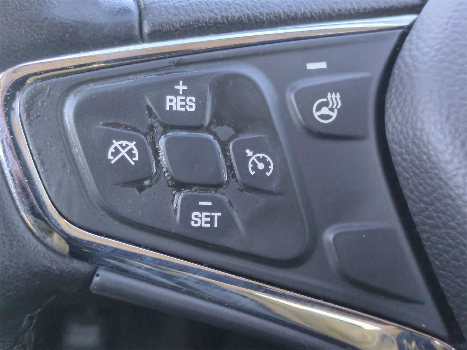 Thumbnail: 2017 Chevrolet Cruze - 23