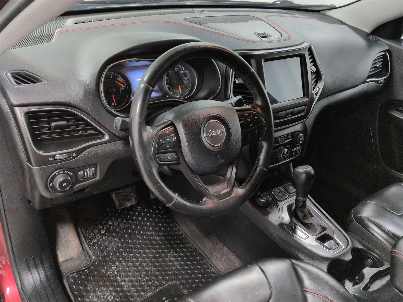 Thumbnail: 2019 Jeep Cherokee - 10