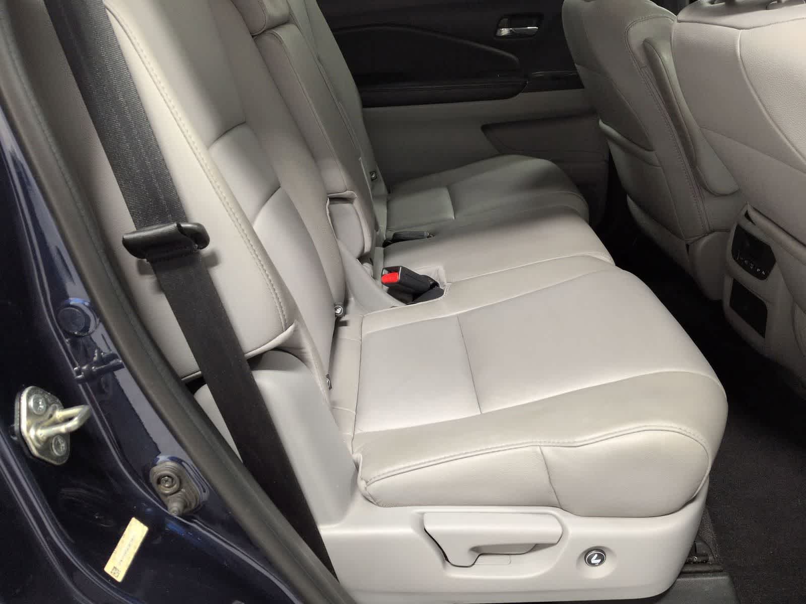 Thumbnail: 2016 Honda Pilot - 22