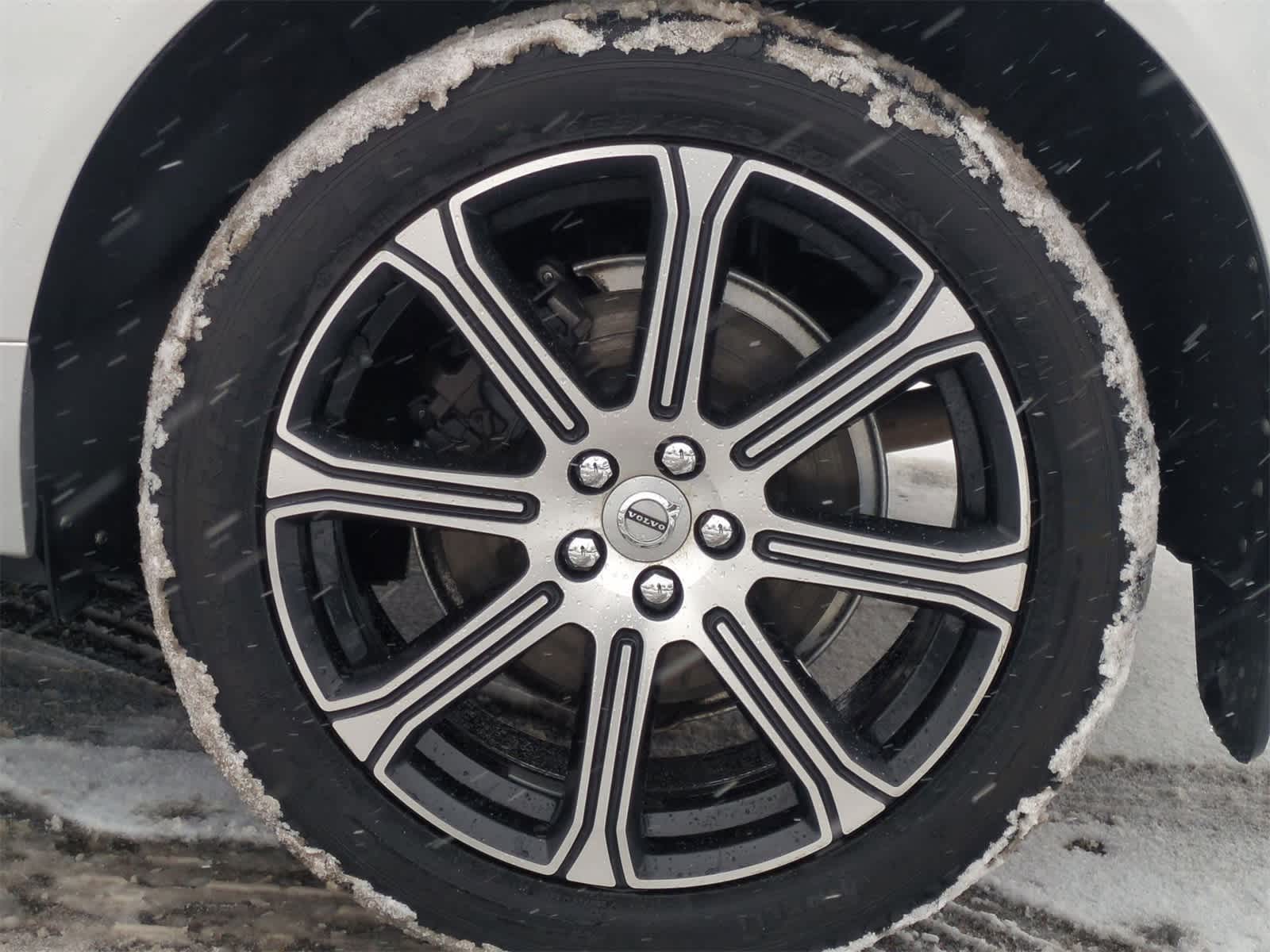 Thumbnail: 2018 Volvo XC60 - 15