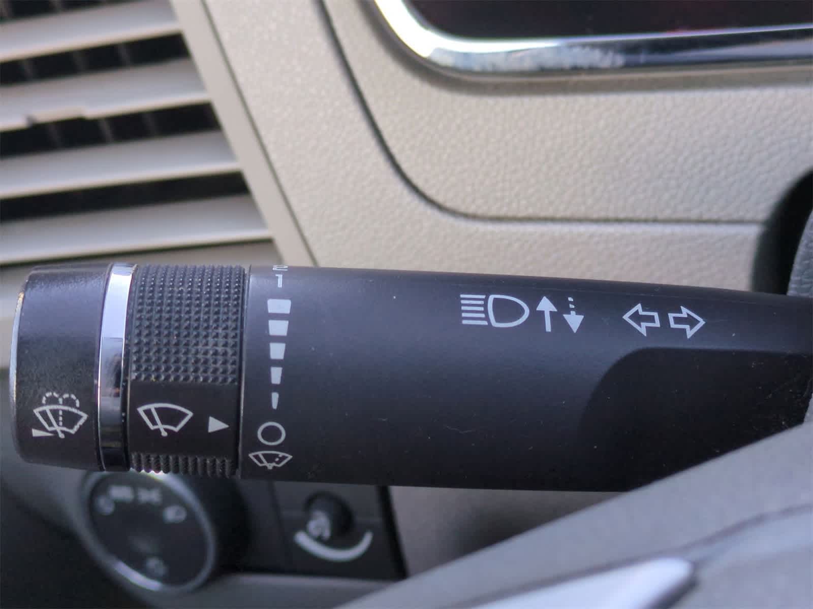 Thumbnail: 2010 Chevrolet Traverse - 27