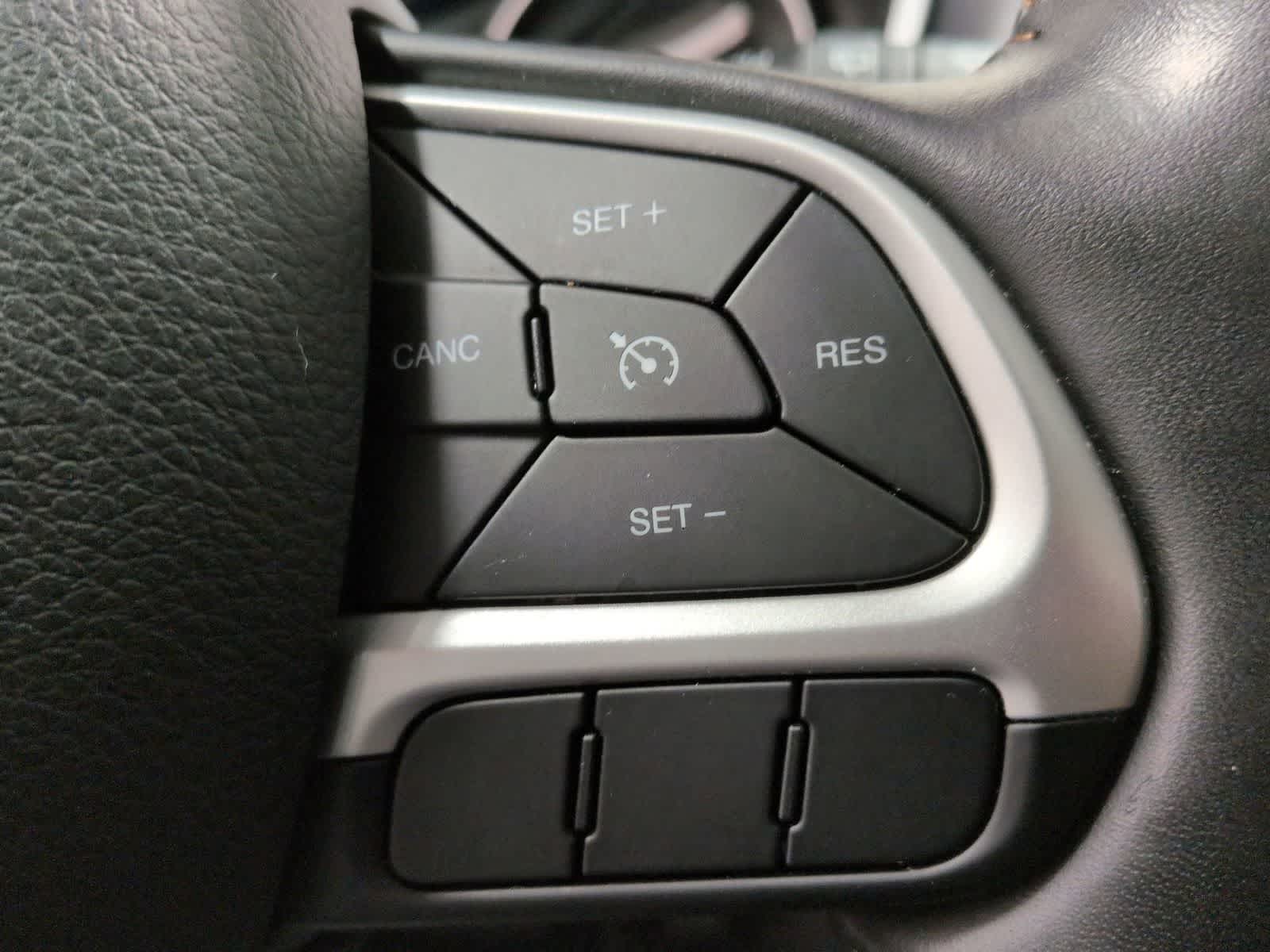 Thumbnail: 2020 Jeep Compass - 25