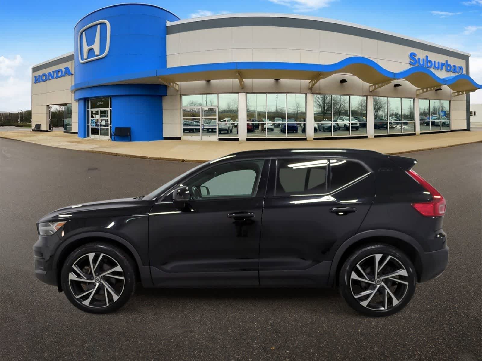 Thumbnail: 2019 Volvo XC40 - 5