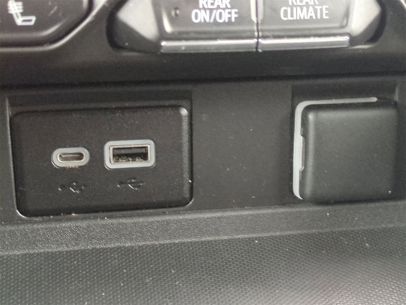 Thumbnail: 2023 Chevrolet Suburban - 30