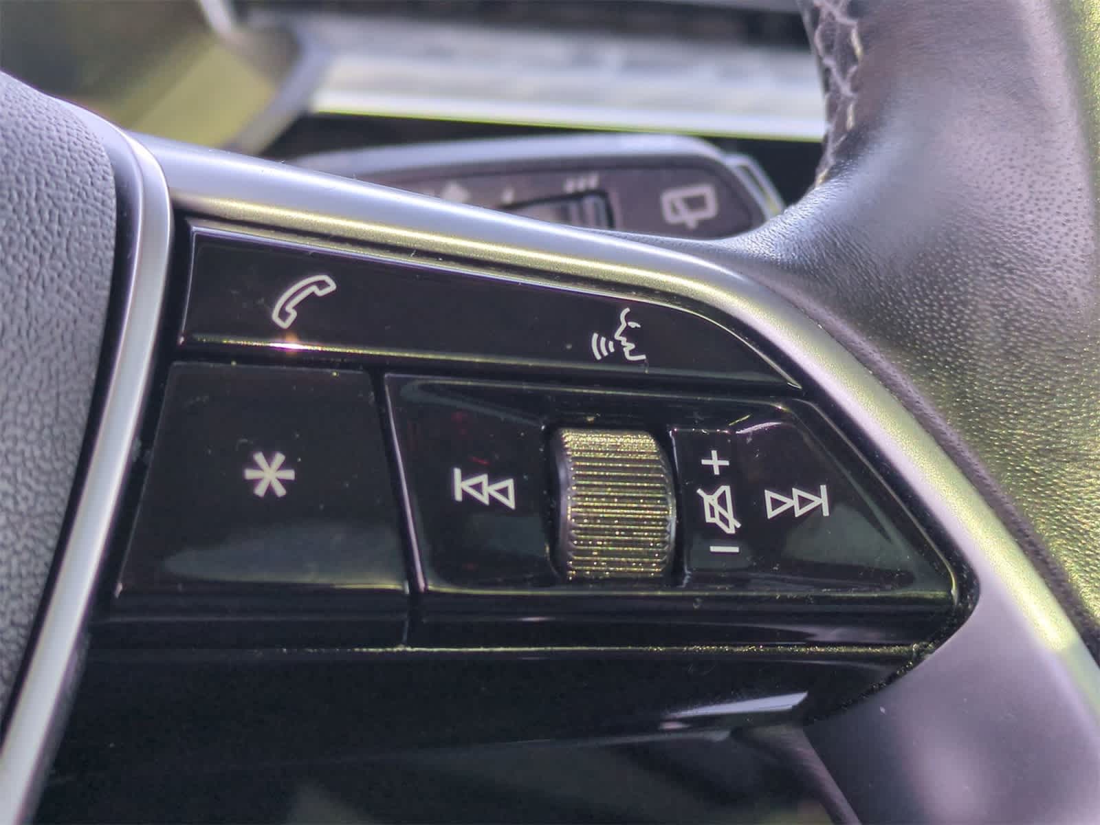 Thumbnail: 2022 Audi e-tron - 26