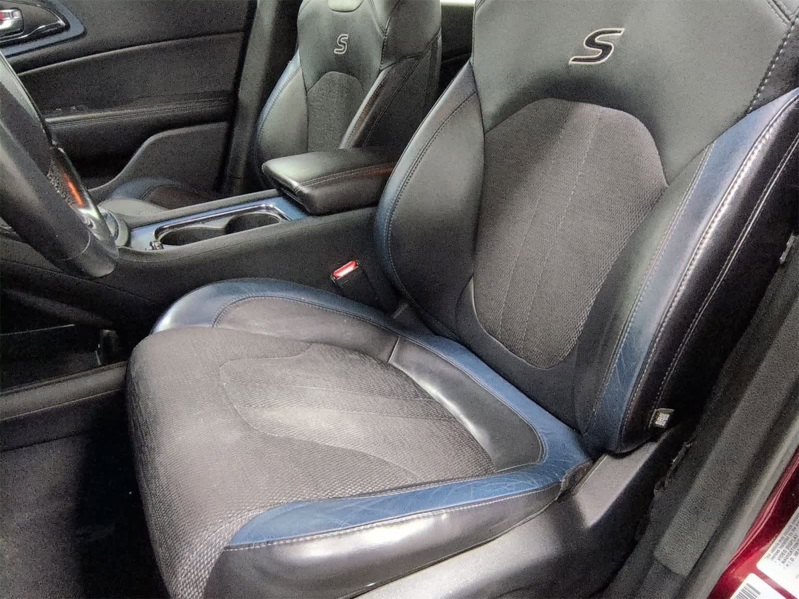 Thumbnail: 2015 Chrysler 200 - 17